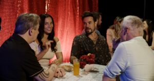 8899e626-93d1-4861-acf9-ba05becc6de7-300x158 "Estranhos na Noite" celebra São Paulo, seus encontros e recomeços em um retrato humano e cultural da cidade