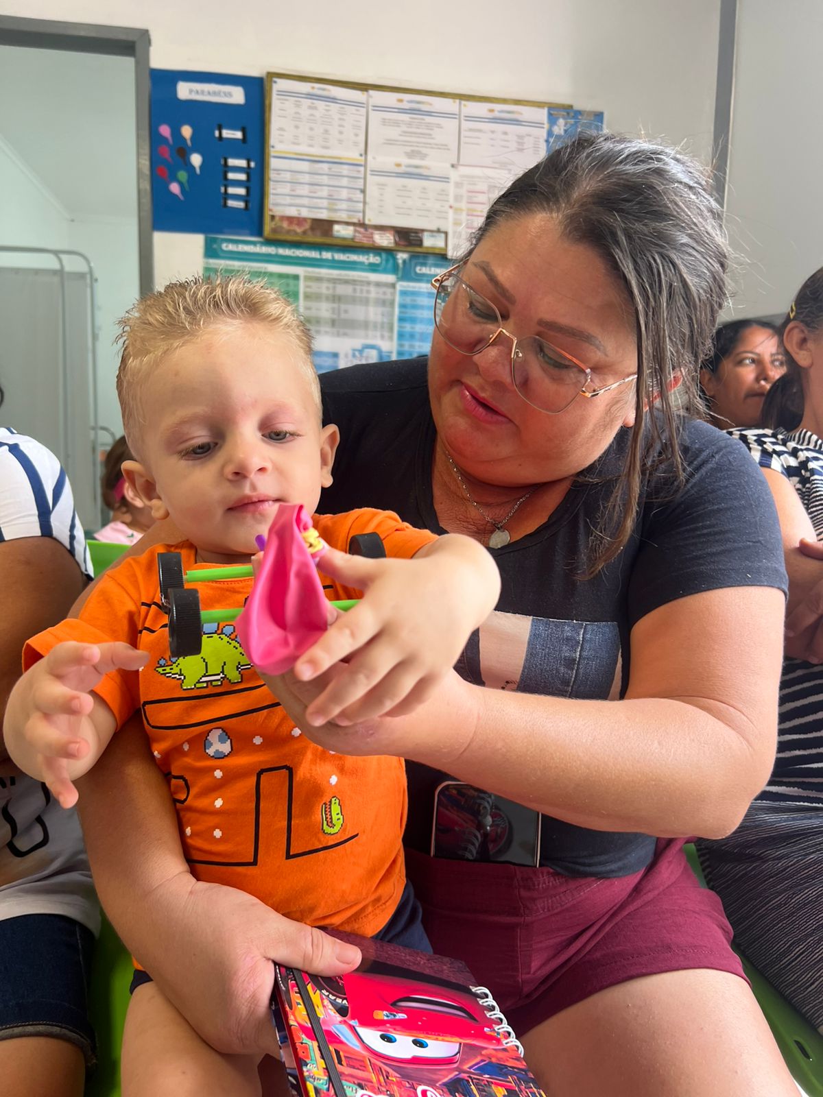 WhatsApp-Image-2025-10-23-at-09.33.59-1 “A mente de uma criança é um jardim, o que plantamos hoje florescerá por toda a vida”, afirma Dr. Pedro Nogueira em palestra do Criança Feliz