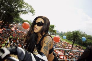 2D1CACC8-7380-4807-B9C3-B9EAC8766921-300x200 Bloco da Pabllo terá NMIXX e pode bater novo recorde em São Paulo