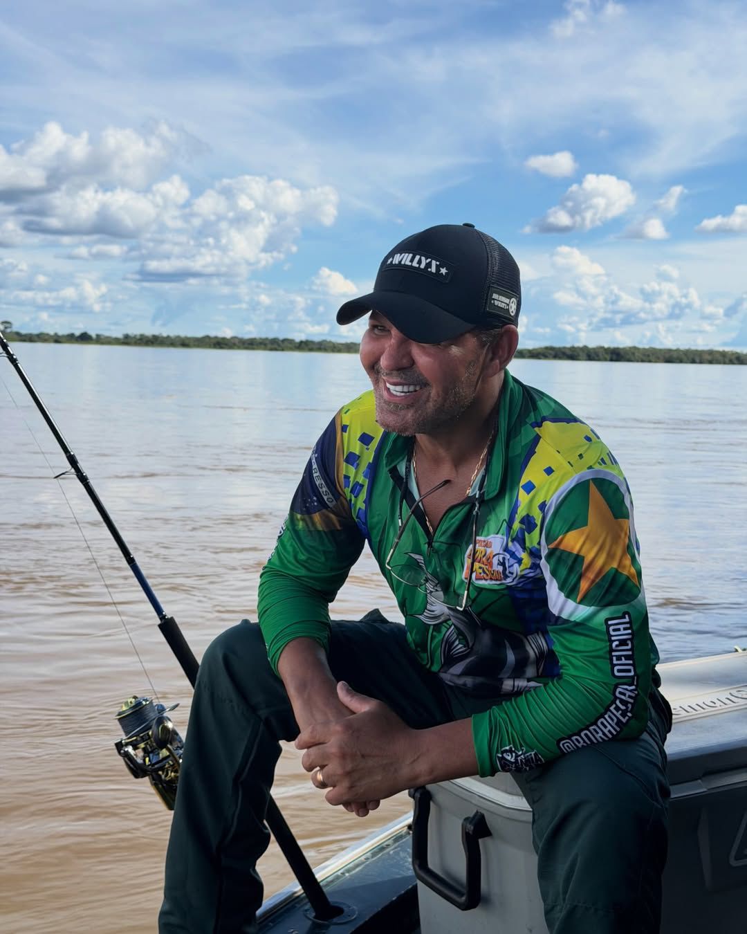 WhatsApp-Image-2026-03-12-at-15.47.16 Eduardo Costa surpreende ao pescar arraia de 65 kg durante lazer no Rio Araguaia