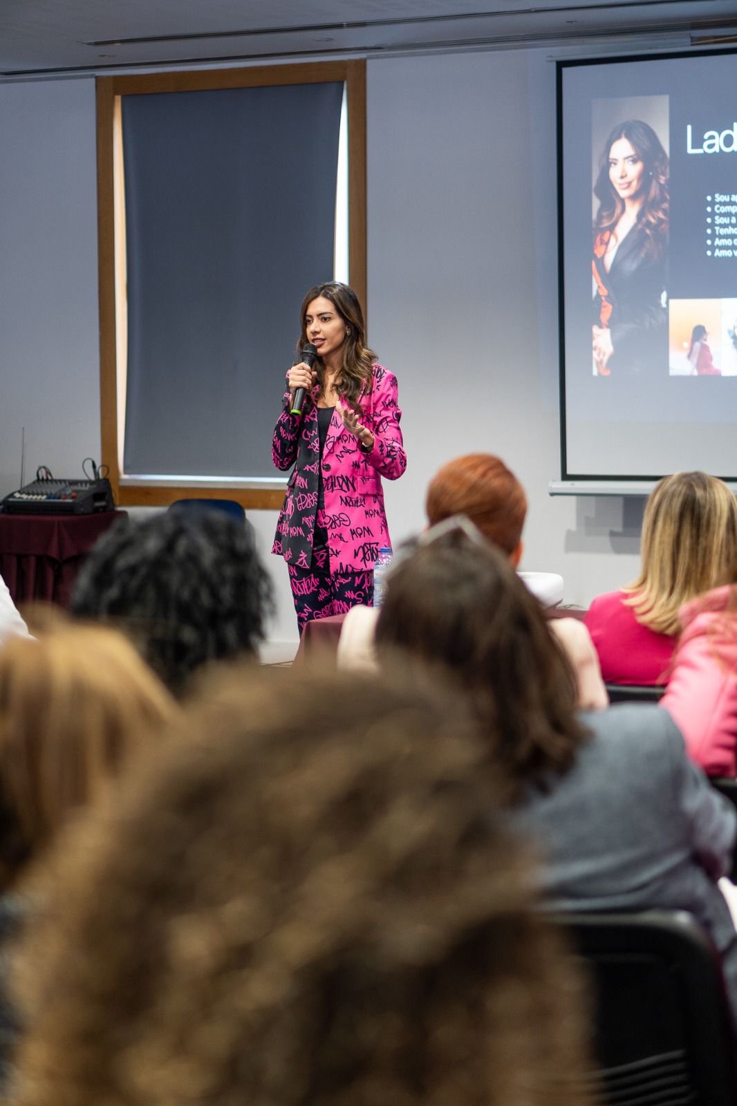 WhatsApp-Image-2026-03-26-at-11.10.22-1 Lisboa sedia encontro feminino do mercado imobiliário e lança "Rica por Opção"