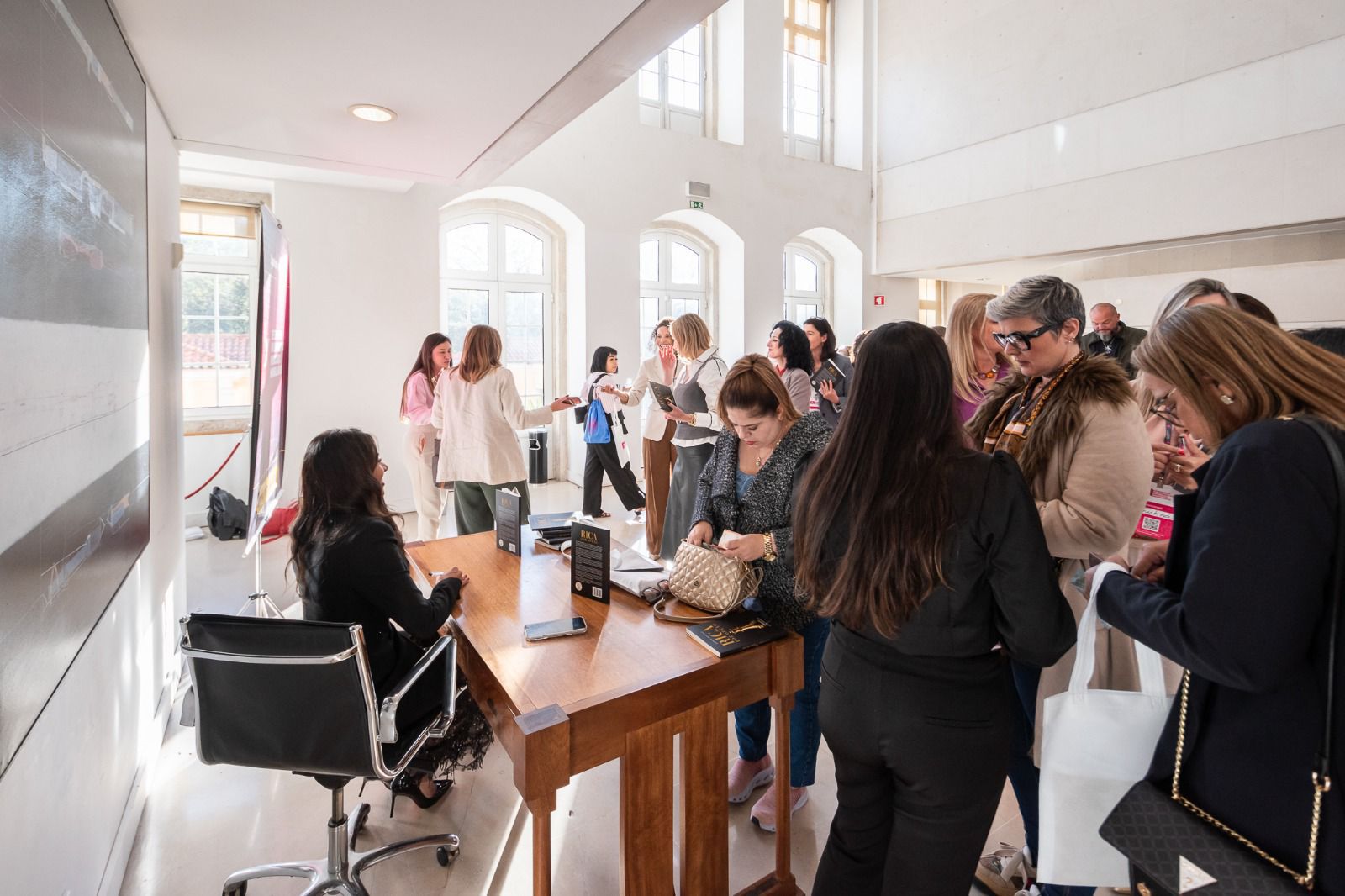 WhatsApp-Image-2026-03-27-at-10.46.37 Sophia Martins lança "Rica por Opção" em Lisboa e amplia debate sobre liderança feminina