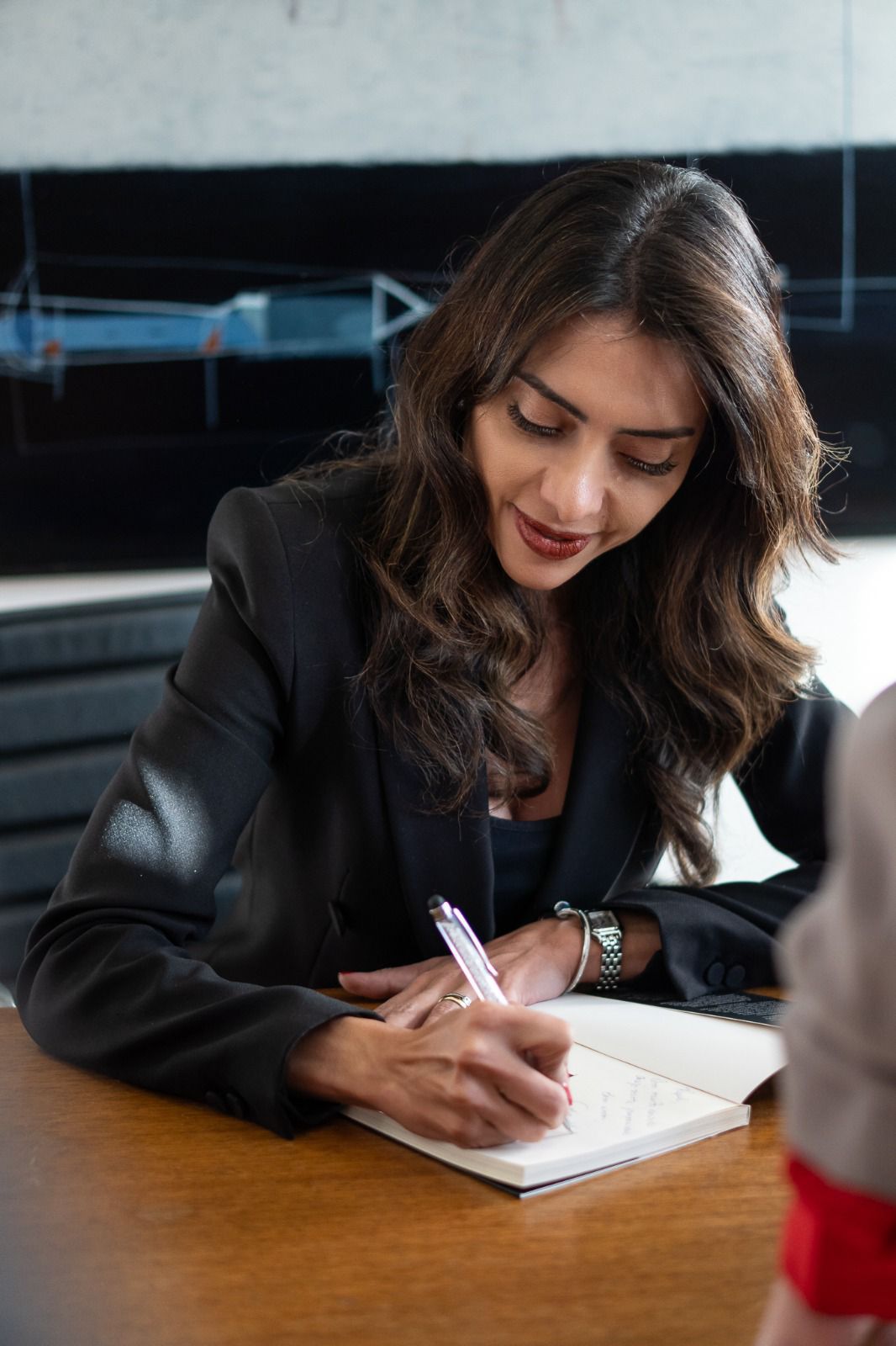 WhatsApp-Image-2026-03-27-at-10.46.38 Sophia Martins lança "Rica por Opção" em Lisboa e amplia debate sobre liderança feminina