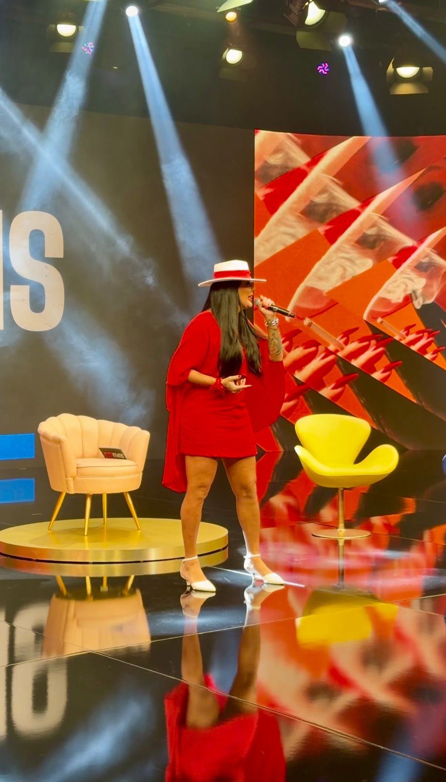 WhatsApp-Image-2026-04-02-at-15.25.47-2 MC Trans emociona, confronta pastor e marca história ao cantar para entidade no SuperPop