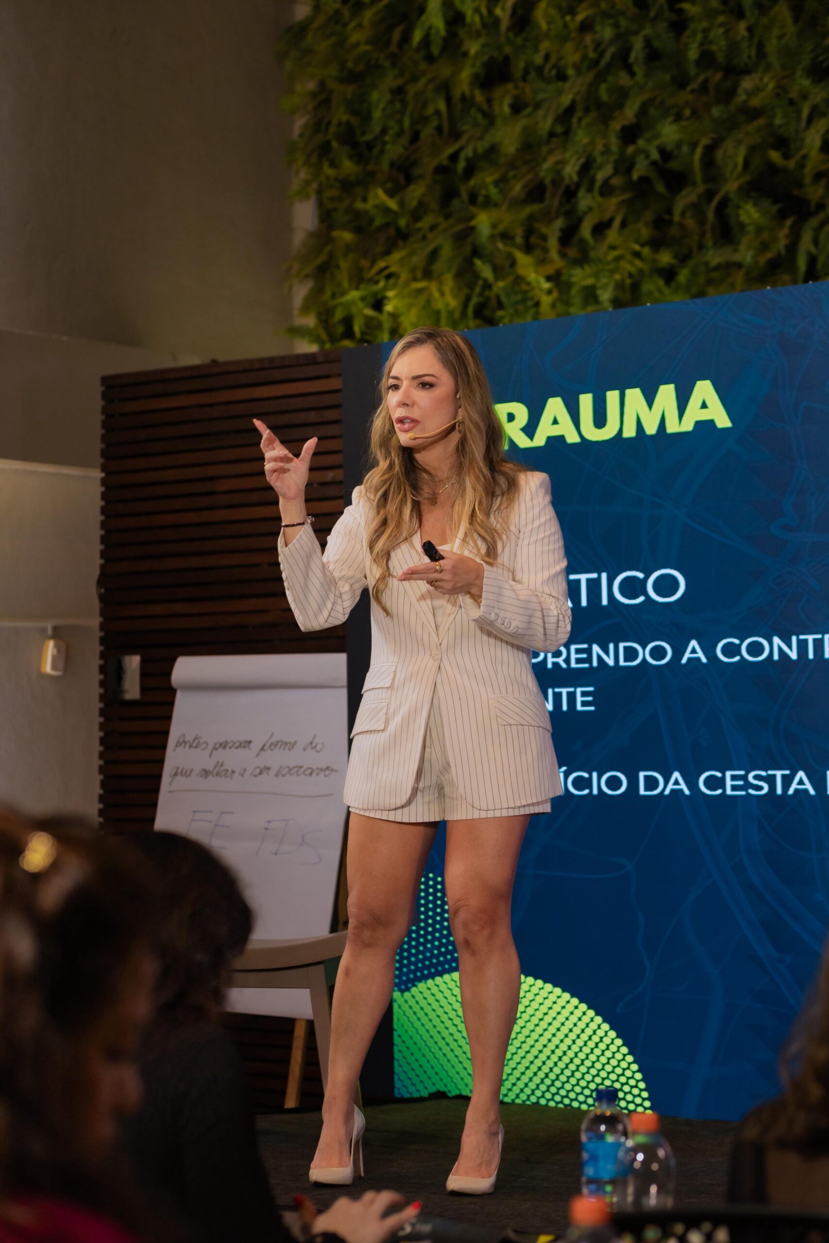 d8bd8175-23a9-4d96-9aeb-d2fa2ff27690-scaled A virada na medicina: médicos deixam consultórios para se atualizar sobre menopausa em imersão inédita em Alphaville